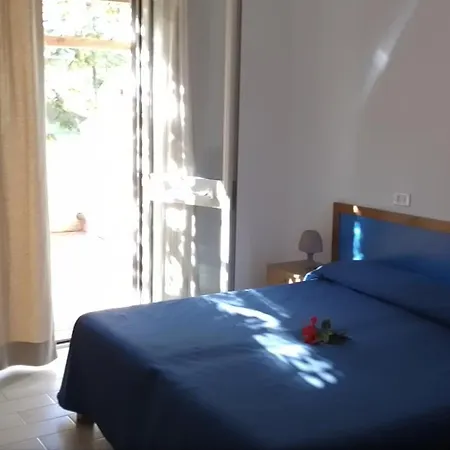 La Feluca Isca sullo Ionio