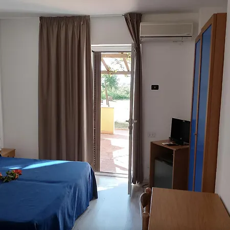 Szálloda La Feluca Isca sullo Ionio