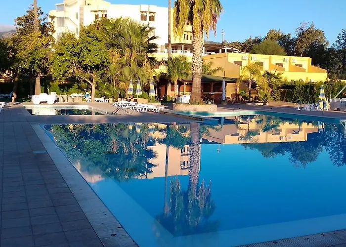 La Feluca Szálloda Isca sullo Ionio